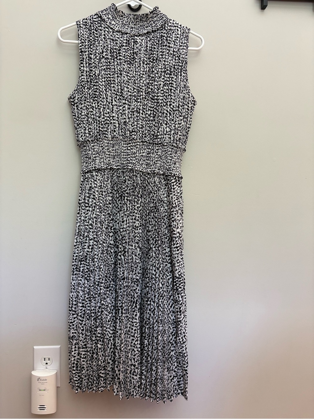 Nanette Lepore Pleated Smocked Mock Neck Midi Dress - Size 6 - Picture 2 of 7